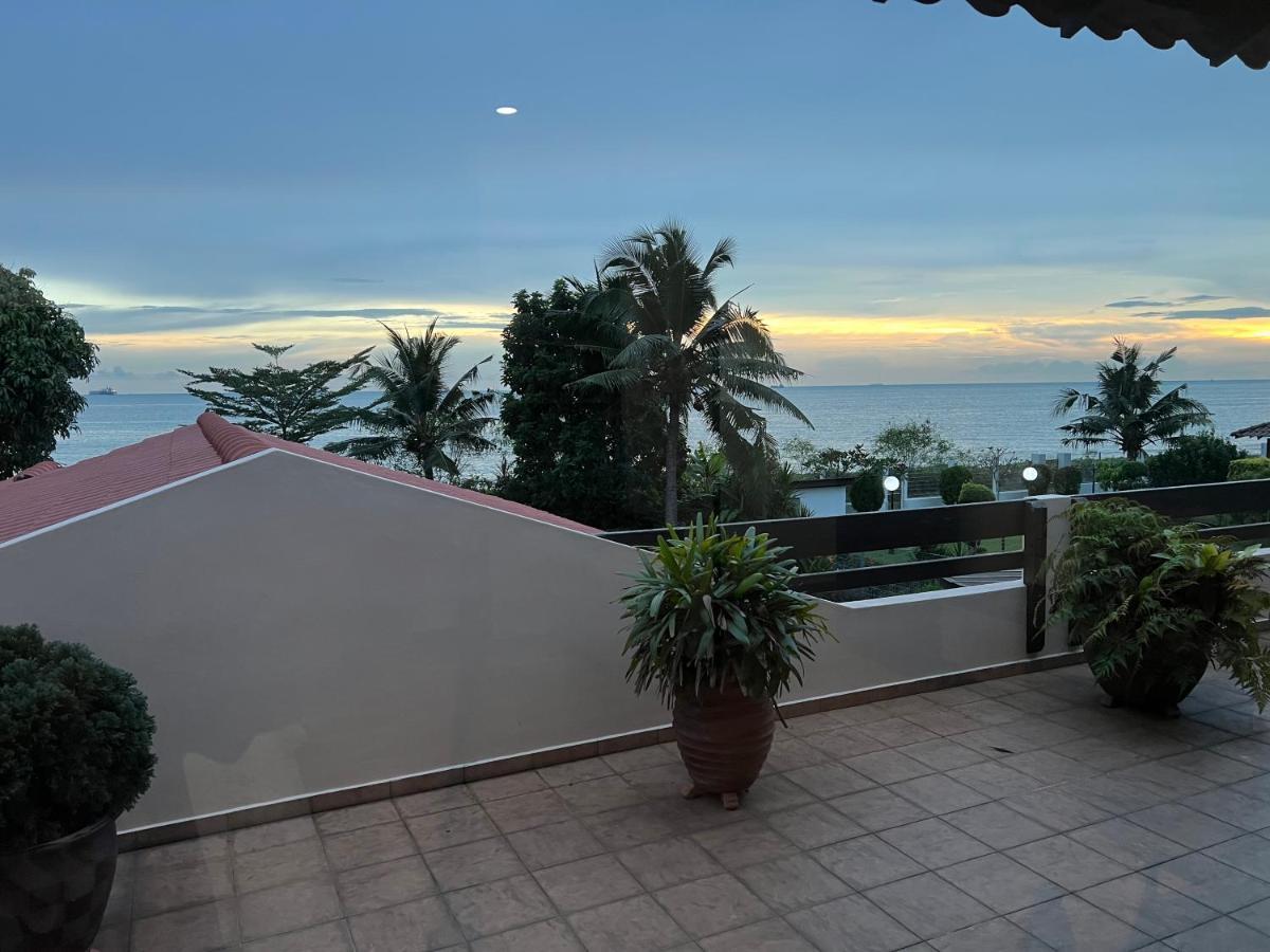 Melaka Beachfront Villa With Pool Eksteriør bilde