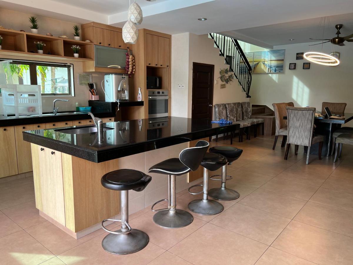 Melaka Beachfront Villa With Pool Eksteriør bilde