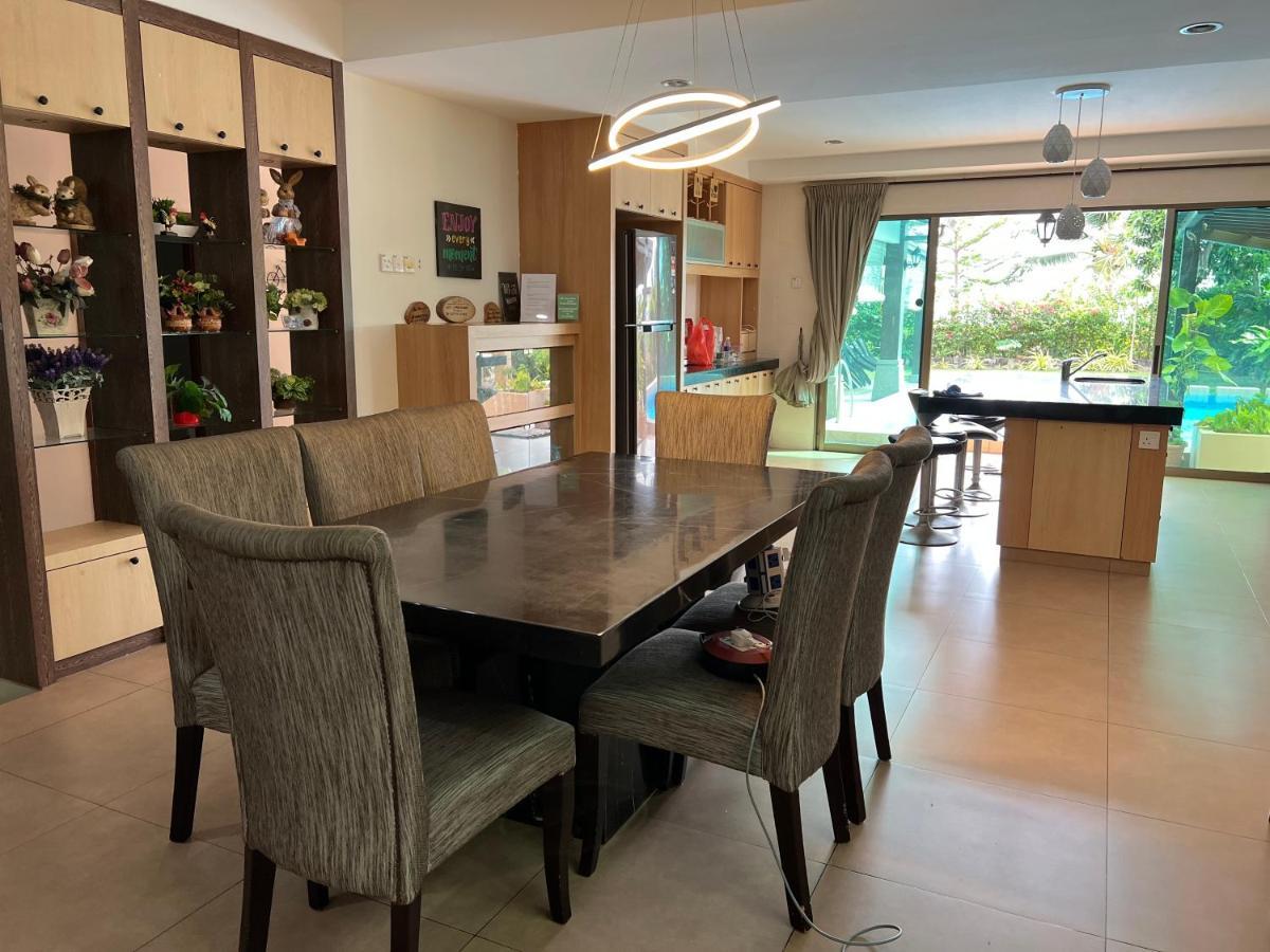 Melaka Beachfront Villa With Pool Eksteriør bilde